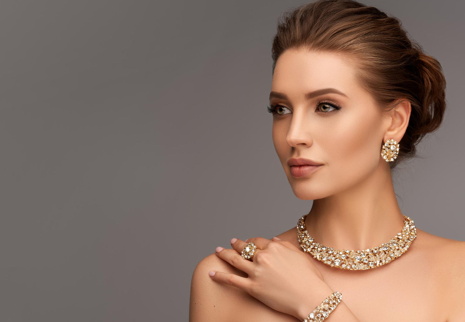 How to Choose Jewellery for Formal Outfits